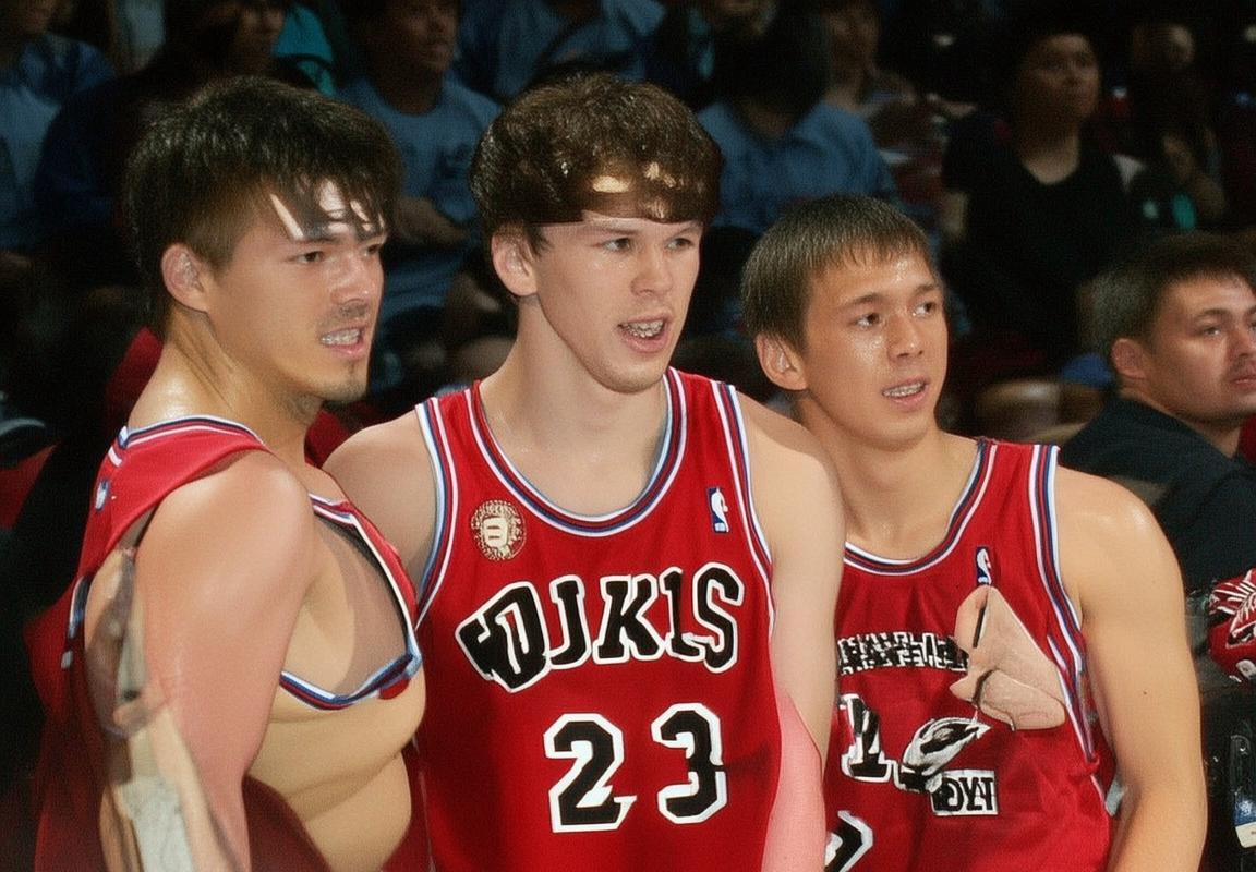 03年湖人冲击4连冠却败给马刺，邓肯场均28分，OK组合表现如何